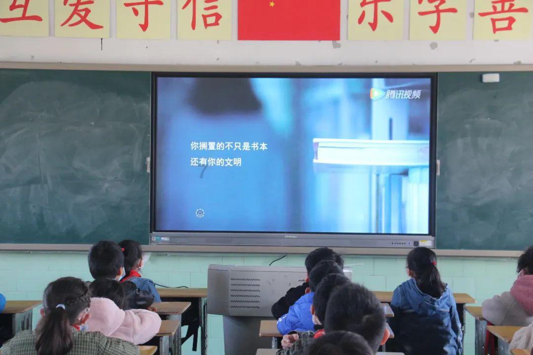 重磅！佩林卡赌把大的：湖人送出五筹码，篮网和老鹰均送出两筹码